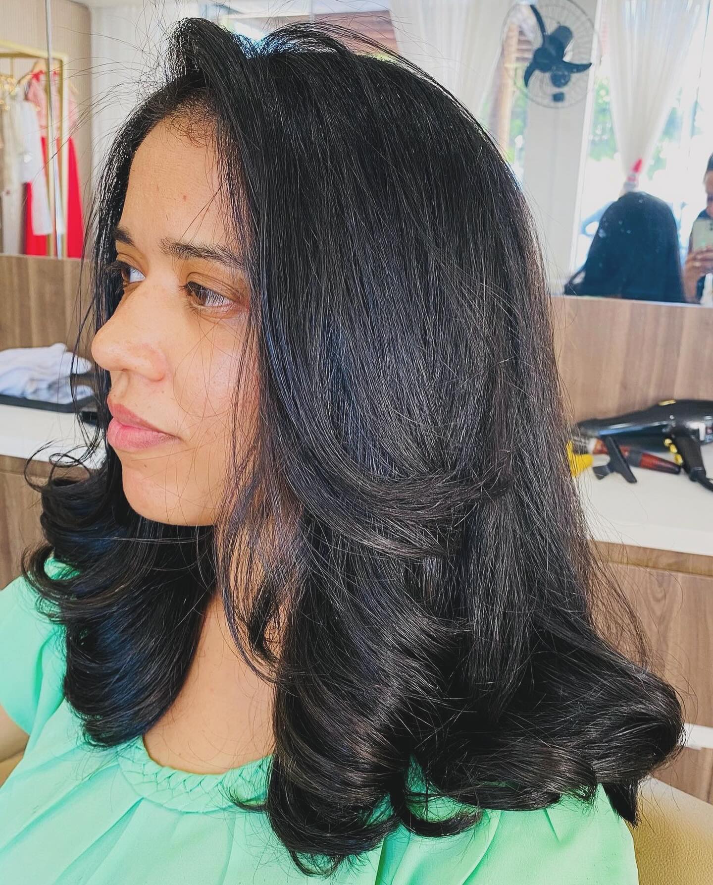 Corte Feminino em Vilas do Atlântico, Lauro de Freitas