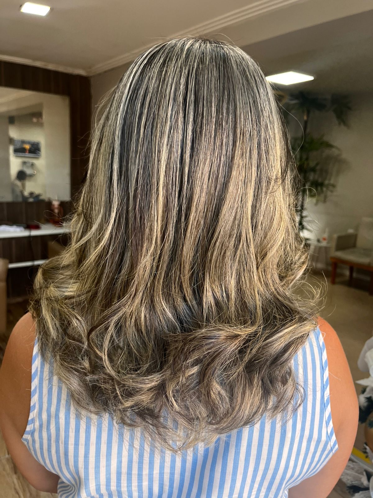 Mechas e Luzes em Vilas do Atlântico, Lauro de Freitas | Estação de Beleza Vilas